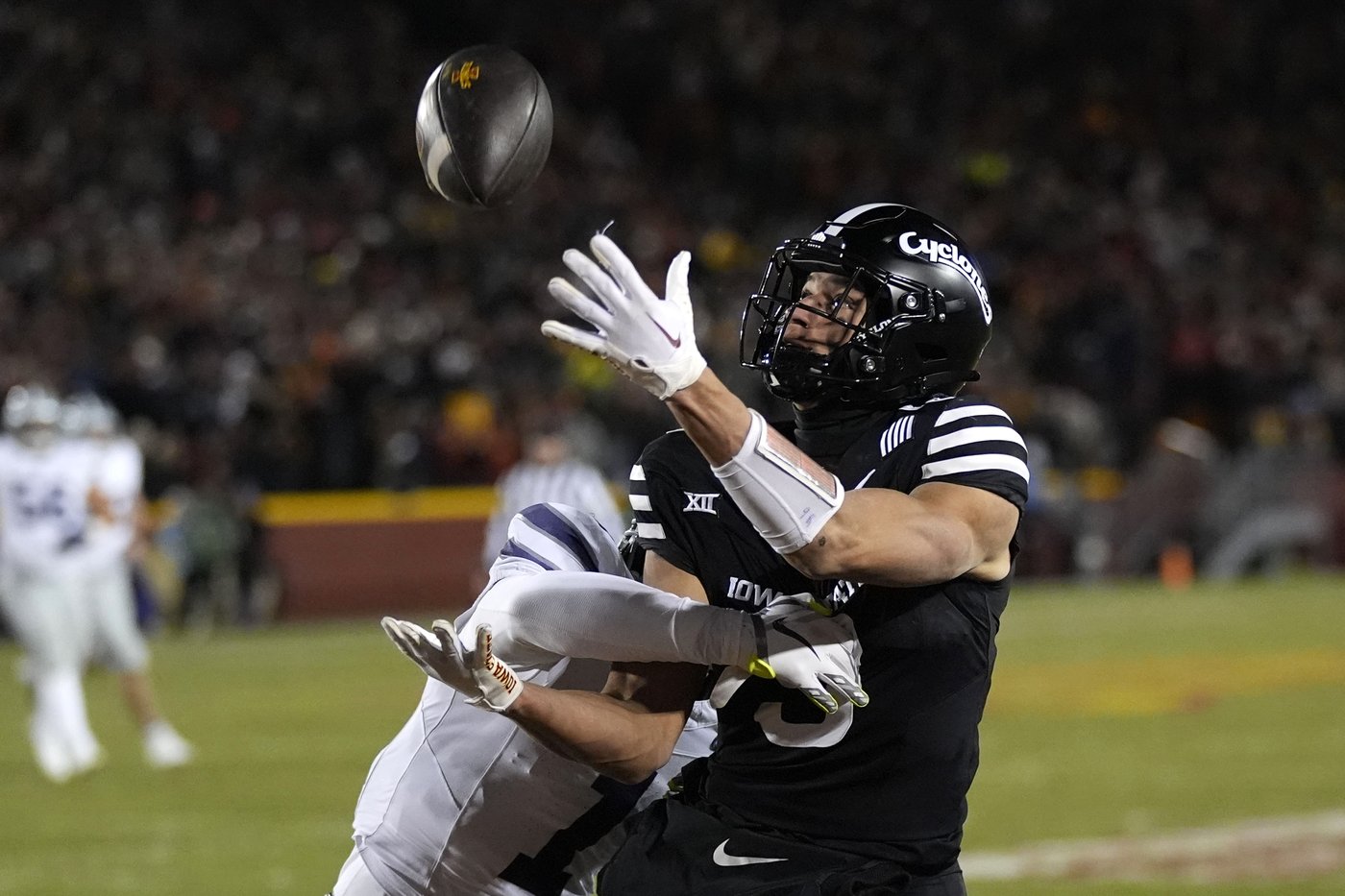 No. 17 Iowa St beats Wildcats 29-21 for first 10-win season, will play Sun Devils for Big 12 title | iNFOnews.ca No. 17 Iowa St beats Wildcats 29-21 for first 10-win season, will play Sun Devils for Big 12 title | iNFOnews.ca