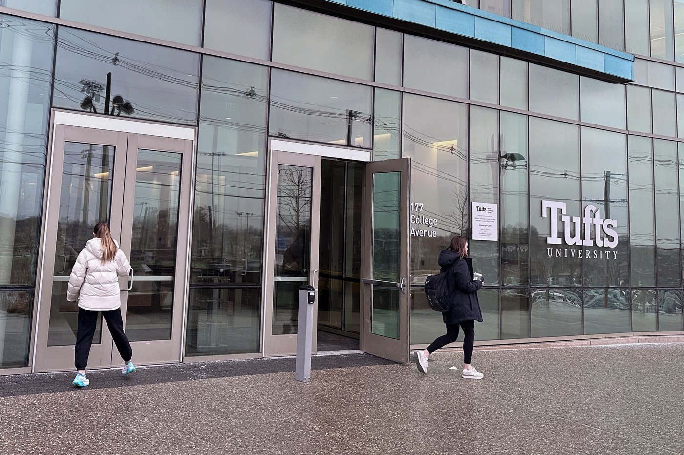 Navy SEAL who led workout that hospitalized Tufts lacrosse players lacked expertise, report says | iNFOnews.ca Navy SEAL who led workout that hospitalized Tufts lacrosse players lacked expertise, report says | iNFOnews.ca