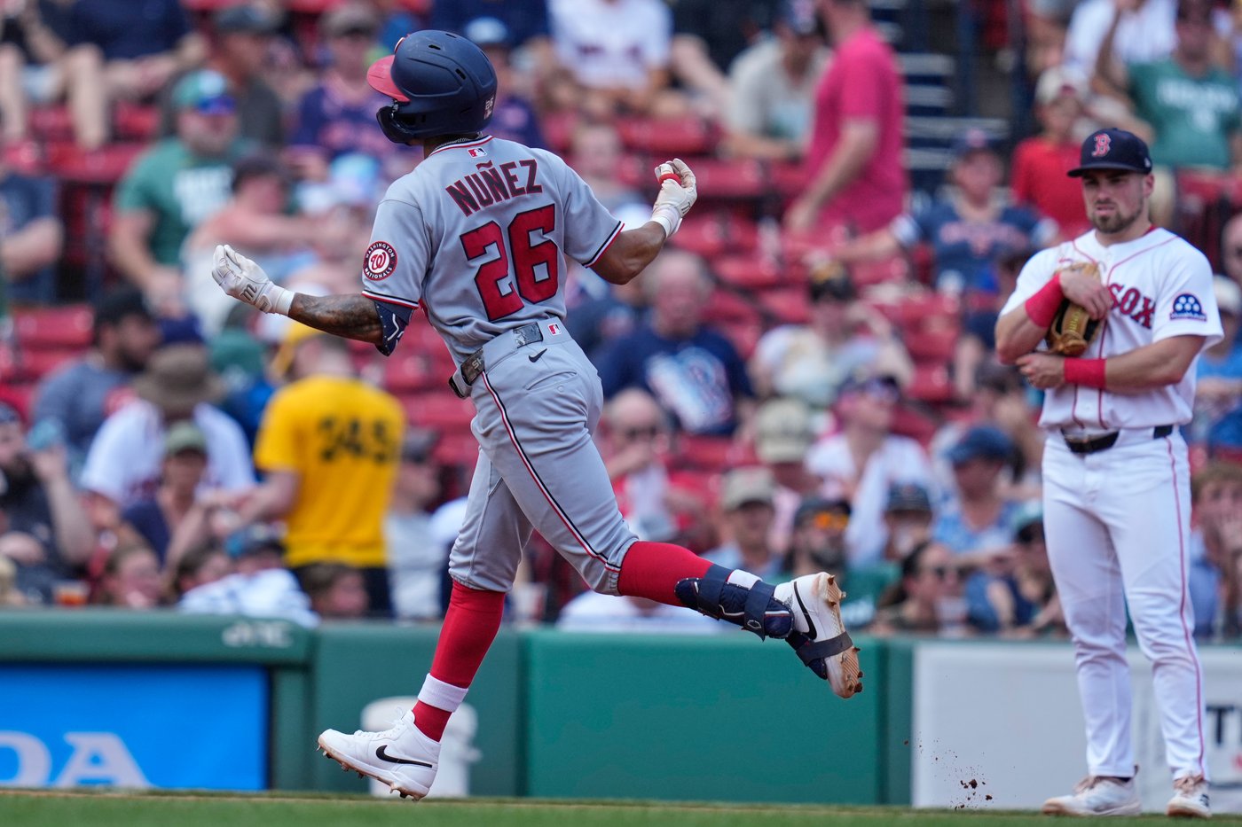 James Woods hits a 3-run homer as the Nationals beat the Red Sox 10-2 to take the series | iNFOnews.ca