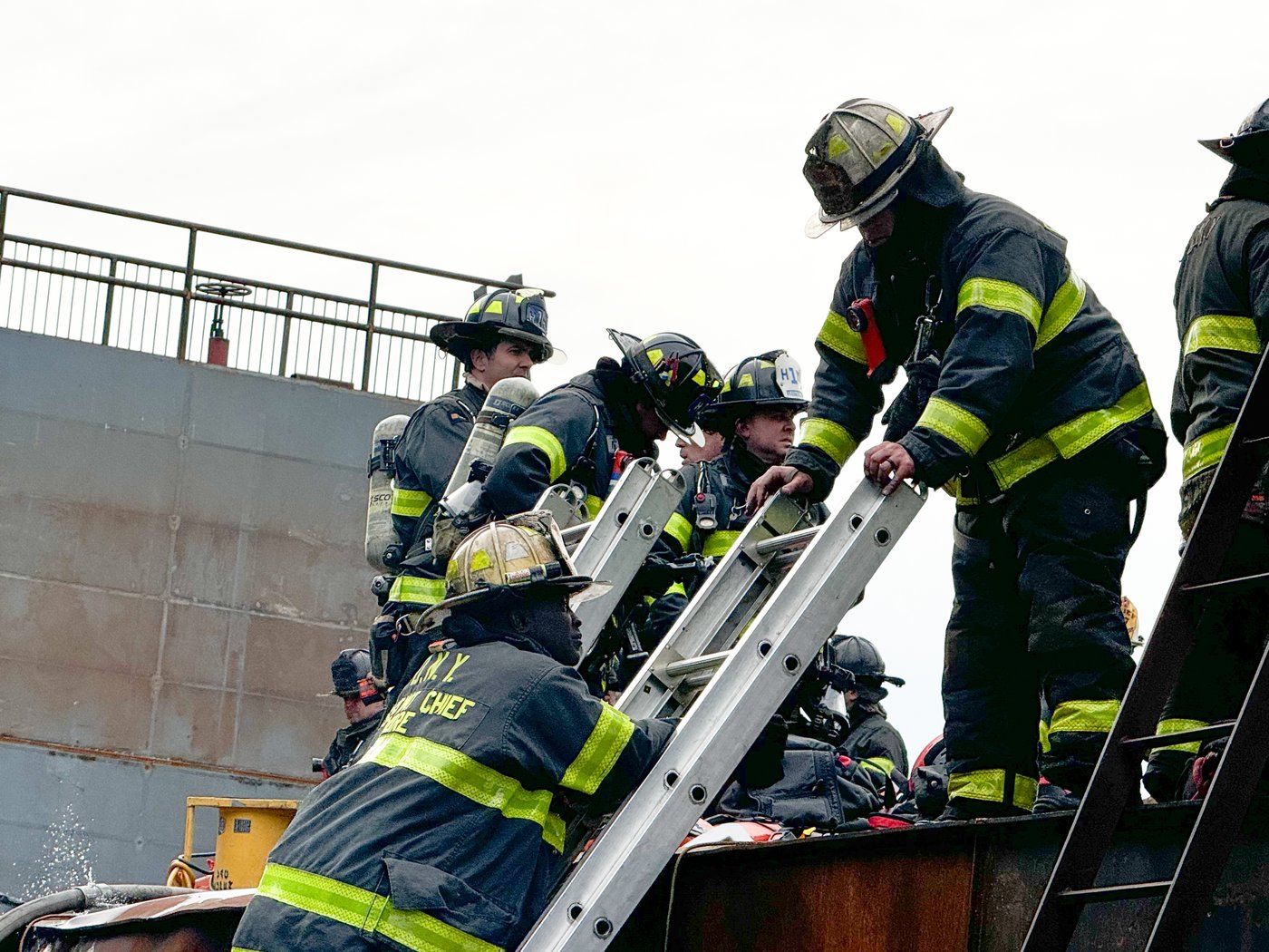 1 person has died after blast at New York City shipyard that also injured 36 people, officials say. | iNFOnews.ca