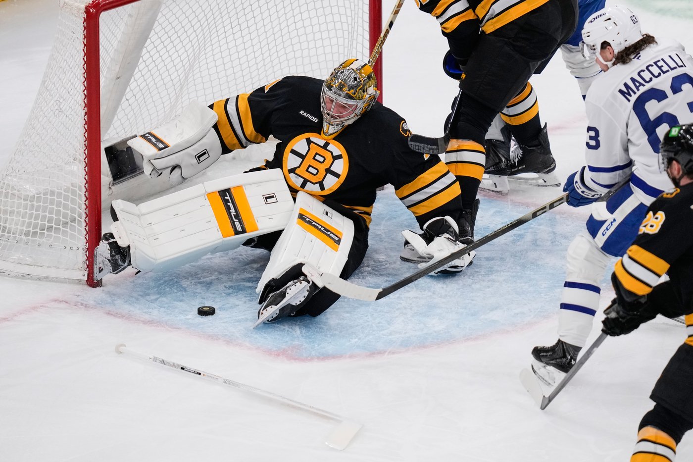 Knies scores twice, Maple Leafs snap 3-game skid with 4-2 win over Bruins | iNFOnews.ca