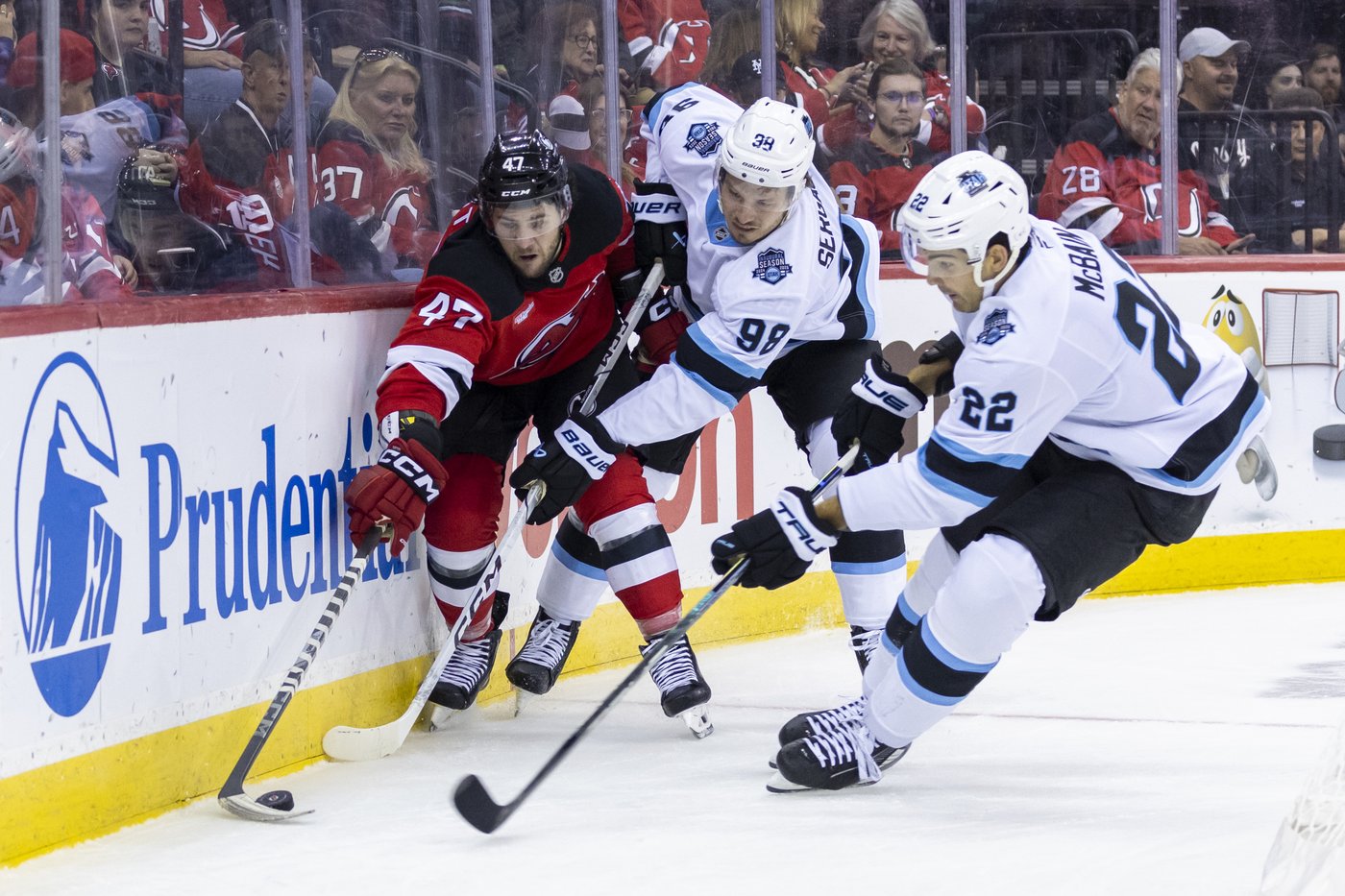 Jake Allen gets his 1st shutout with the Devils, who beat Utah 3-0 | iNFOnews.ca