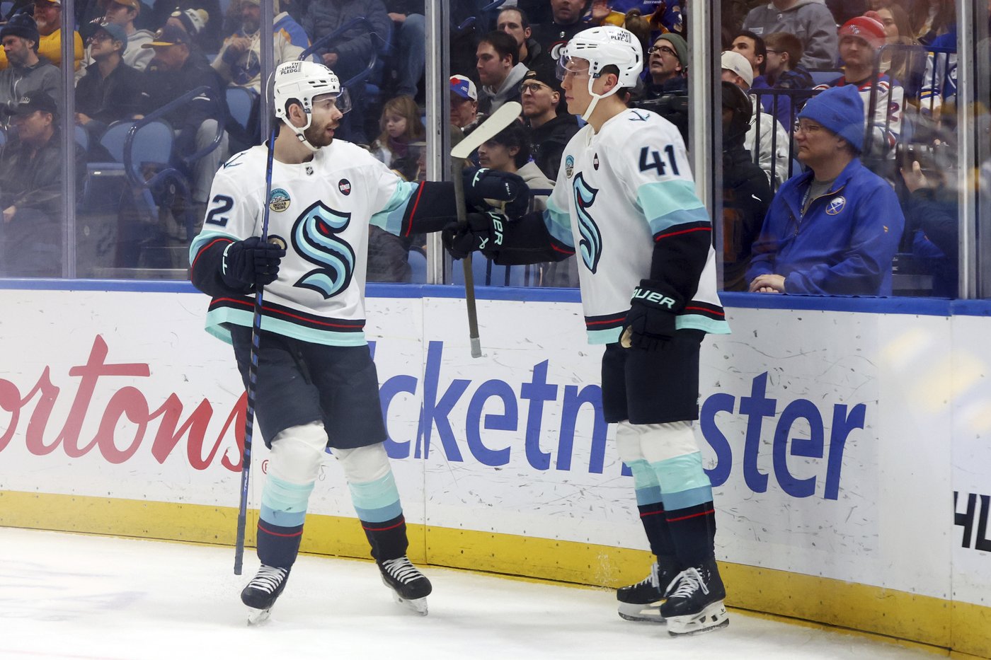 Kaapo Kakko scores twice in 3rd period in the Kraken's 6-2 victory over the Sabres | iNFOnews.ca