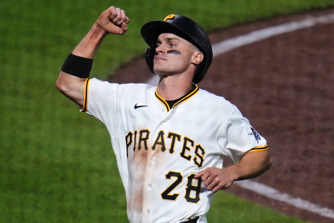 Brandon Lowe’s 10th-inning hit rallies the Pirates over the Diamondbacks 3-2 | iNFOnews.ca