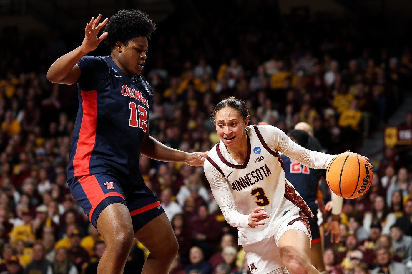 Battle's winner for Minnesota gives women's March Madness a shining moment in closest game yet | iNFOnews.ca Battle's winner for Minnesota gives women's March Madness a shining moment in closest game yet | iNFOnews.ca