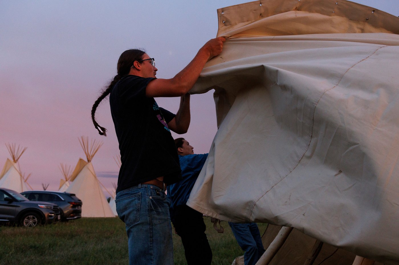 Native Americans commemorate victory at Little Bighorn with horse races, dance and song | iNFOnews.ca
