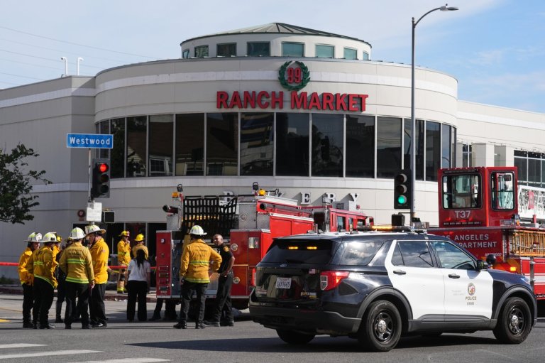 3 dead, several hurt after vehicle crashes into Los Angeles grocery store, authorities say | iNFOnews.ca