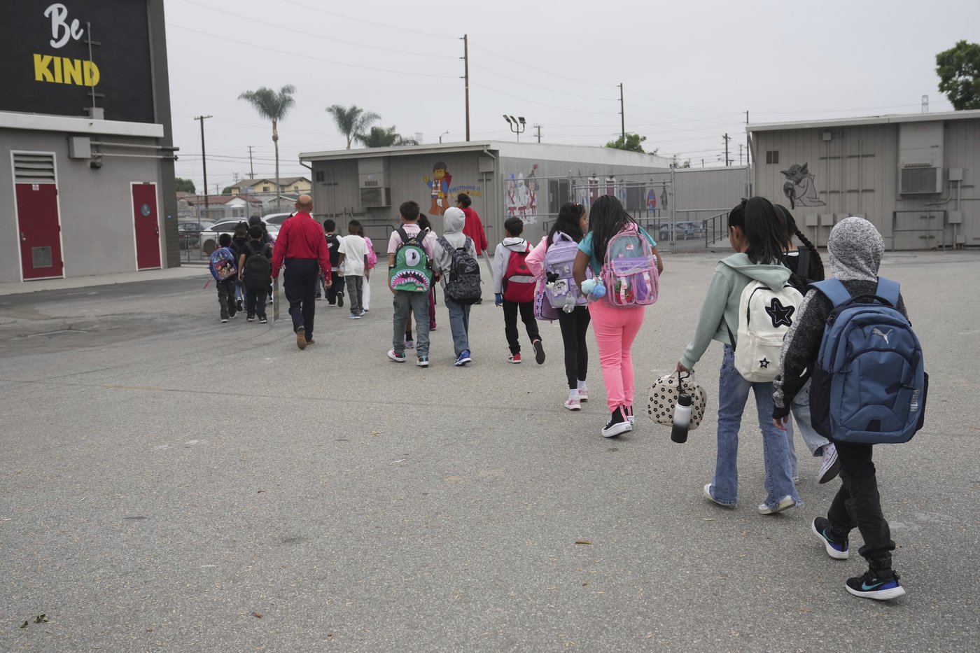 Los Angeles school year begins amid fears over immigration enforcement | iNFOnews.ca
