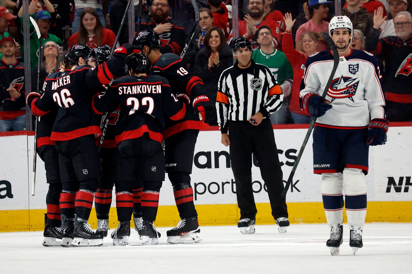 Stankoven scores twice as Hurricanes beat Blue Jackets 5-1, clinch playoff berth | iNFOnews.ca