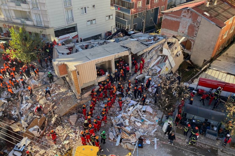 Rescue operations underway after 7-story building collapses in northwest Turkey | iNFOnews.ca Rescue operations underway after 7-story building collapses in northwest Turkey | iNFOnews.ca