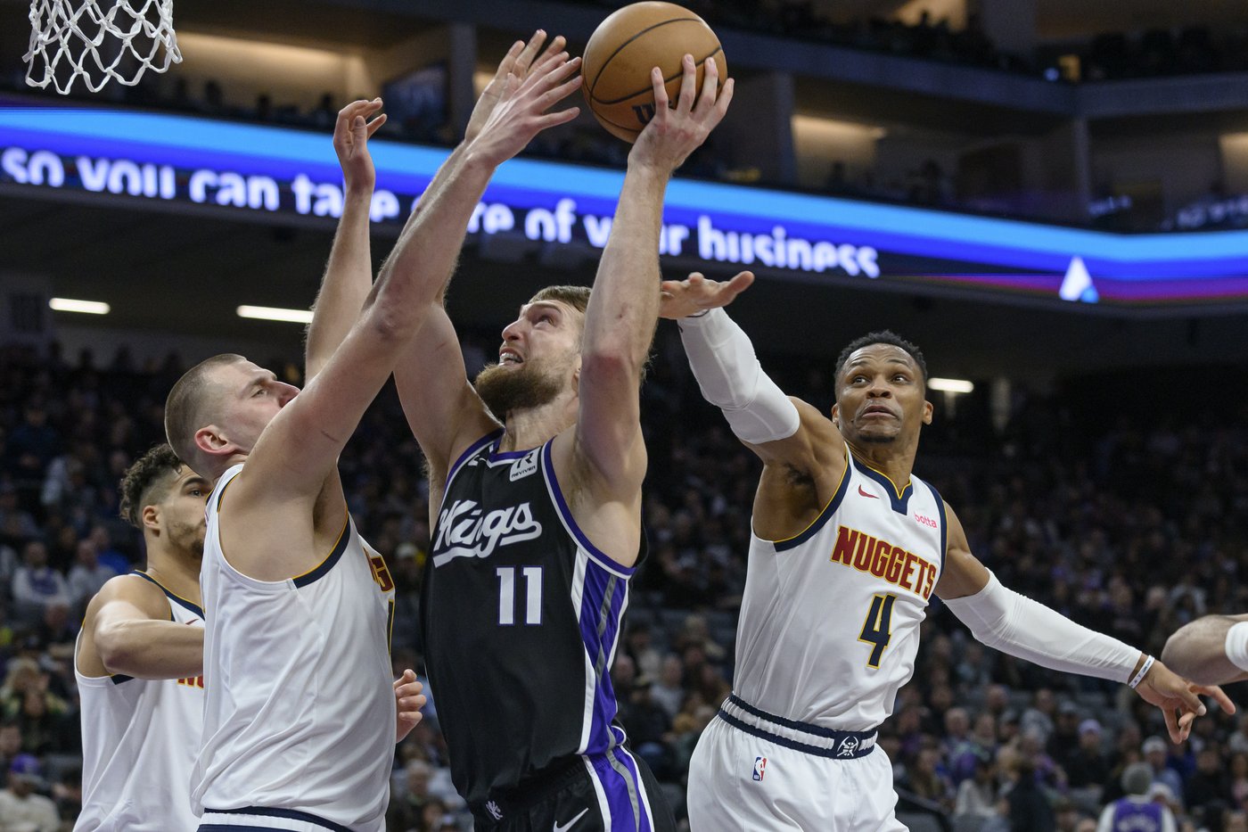 Jokic has another triple-double as Nuggets rally past Kings 130-129 | iNFOnews.ca