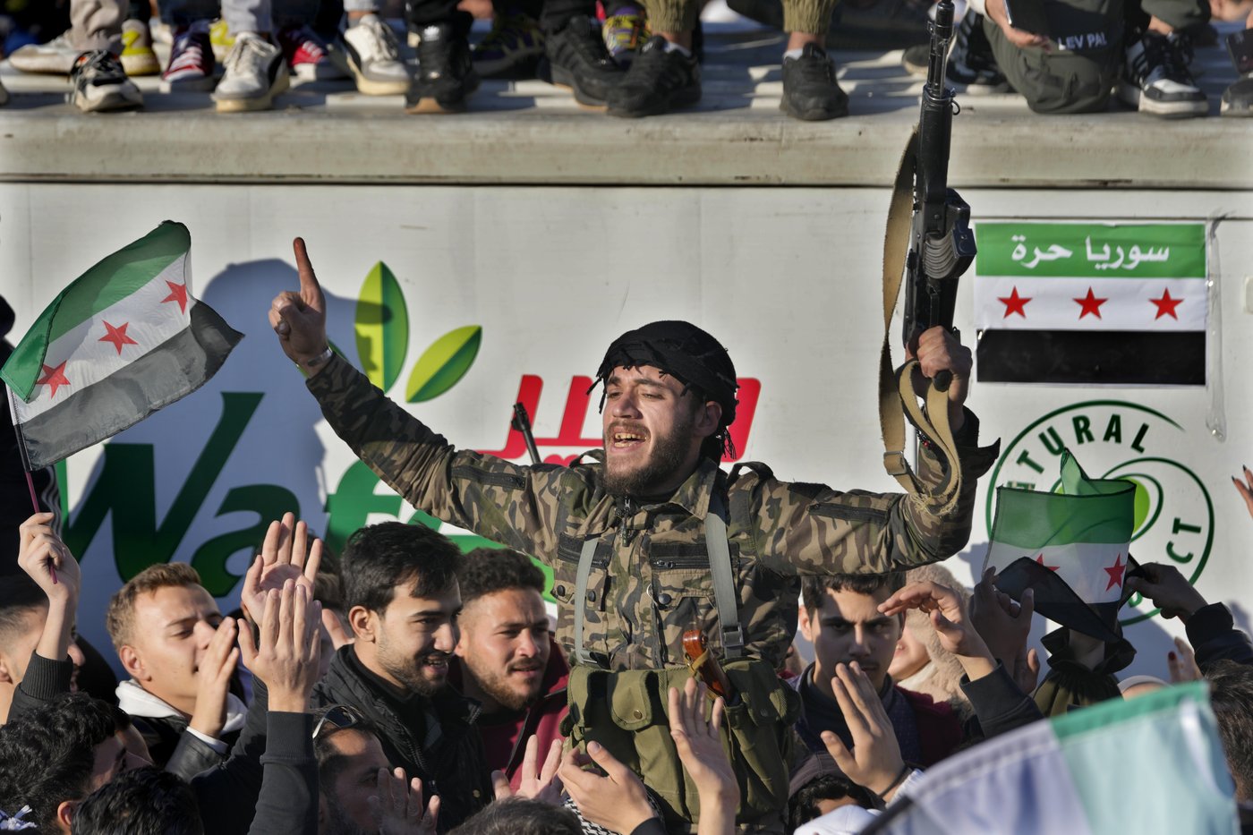 Syrians cheer end of 50 years of Assad rule at first Friday prayers since government fell | iNFOnews.ca Syrians cheer end of 50 years of Assad rule at first Friday prayers since government fell | iNFOnews.ca