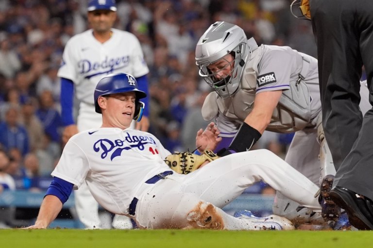 Dodgers catcher Will Smith sidelined longer as a nagging neck injury delays his return | iNFOnews.ca