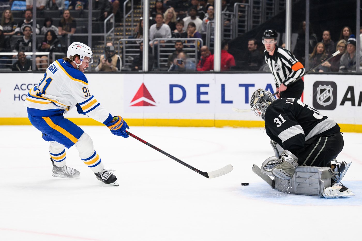 Sabres stay hot, win 4th straight by pulling away 4-1 over Kings | iNFOnews.ca Sabres stay hot, win 4th straight by pulling away 4-1 over Kings | iNFOnews.ca
