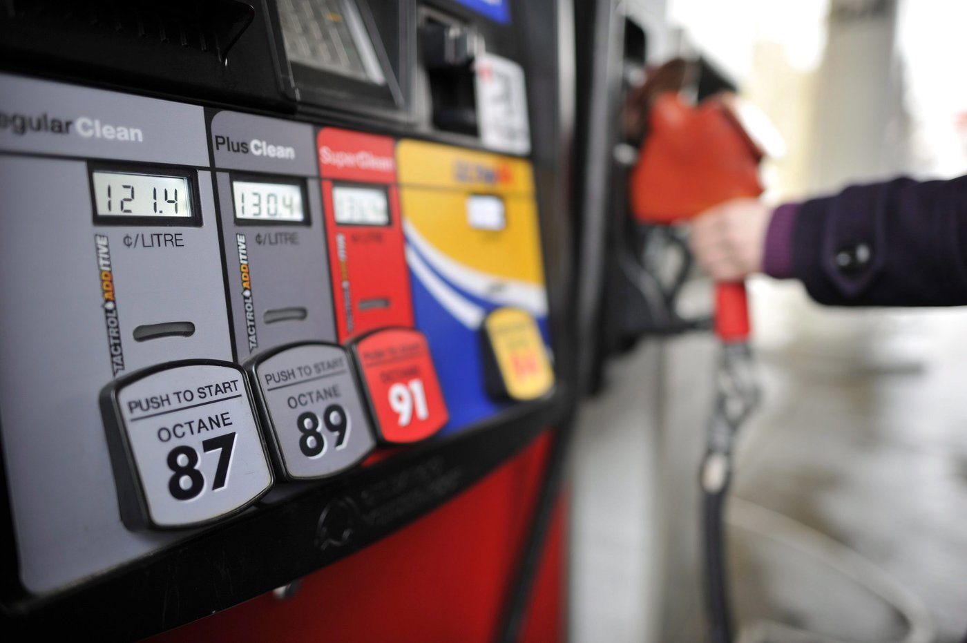 Inflation ticks down to 2.3% in January amid lower gas prices: StatCan | iNFOnews.ca