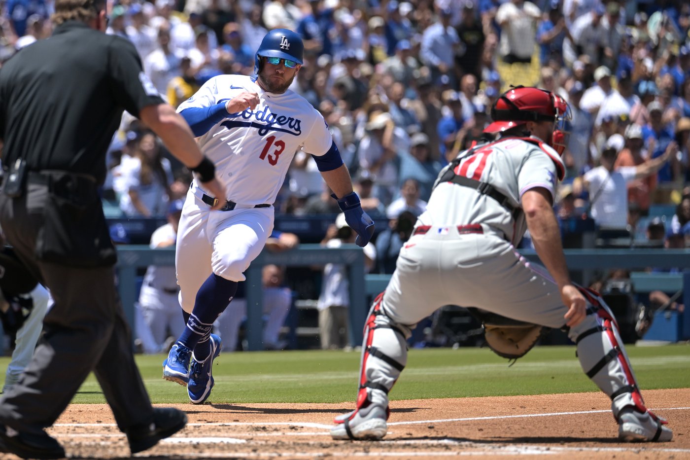 Yoshinobu Yamamoto strikes out 10 as Dodgers take series from Phillies with 9-1 win | iNFOnews.ca