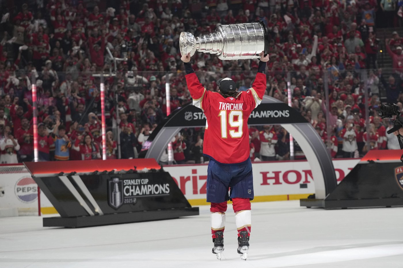 Tkachuk, Barkov and Reinhart play through significant injuries to help Panthers win Stanley Cup | iNFOnews.ca Tkachuk, Barkov and Reinhart play through significant injuries to help Panthers win Stanley Cup | iNFOnews.ca