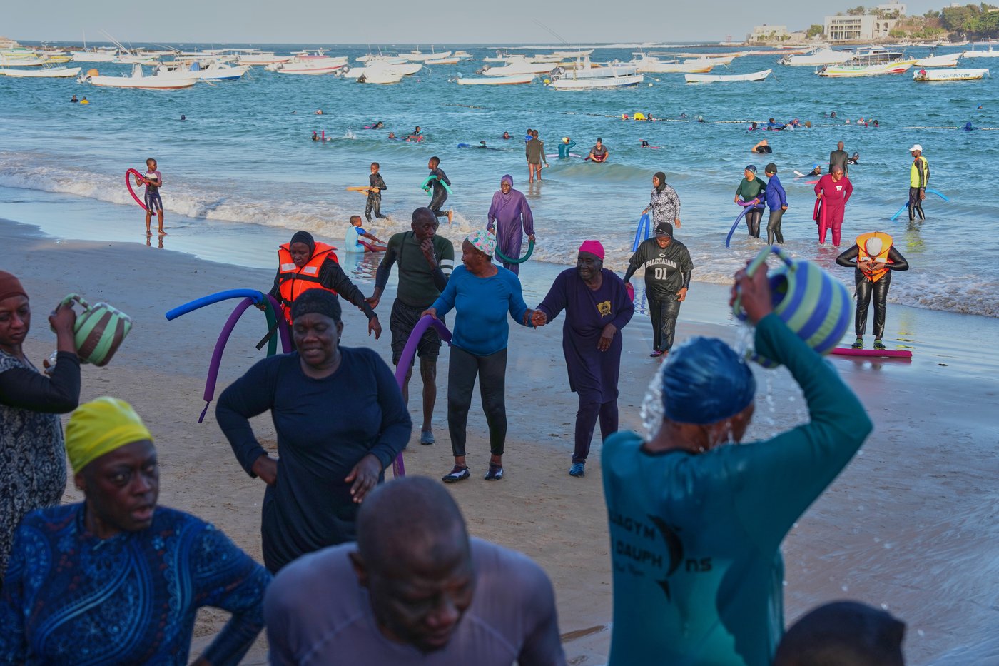 Photos show aquagym classes in Senegal helping people with reduced mobility | iNFOnews.ca