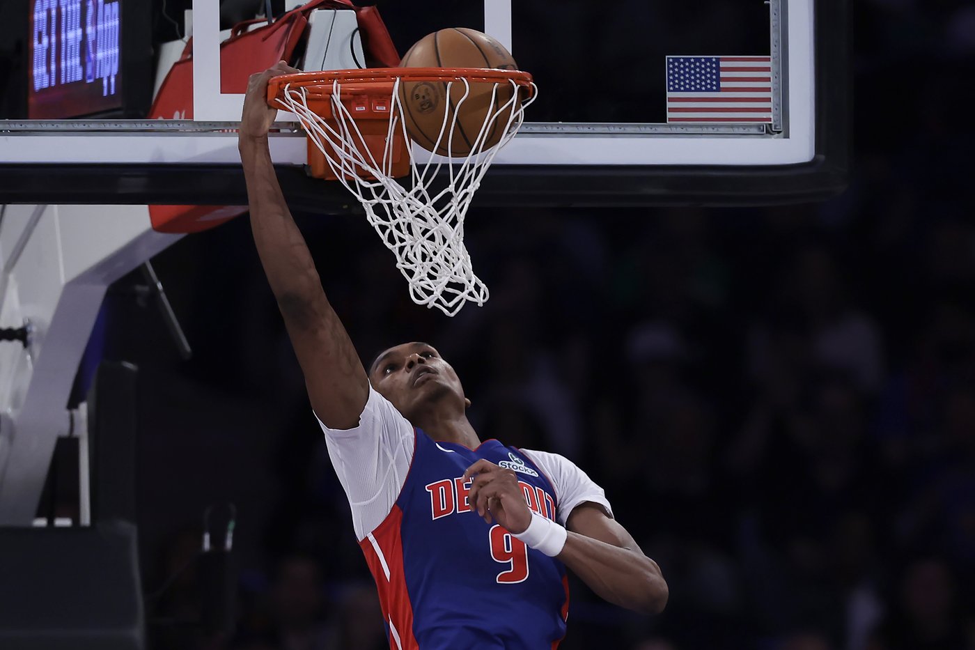Pistons beat Knicks 106-103 in Game 5 to stay alive in the first-round series | iNFOnews.ca