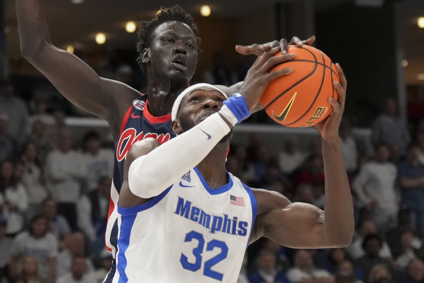 Colby Rogers, Moussa Cisse lead Memphis to an 87-70 win over No. 16 Mississippi | iNFOnews.ca Colby Rogers, Moussa Cisse lead Memphis to an 87-70 win over No. 16 Mississippi | iNFOnews.ca
