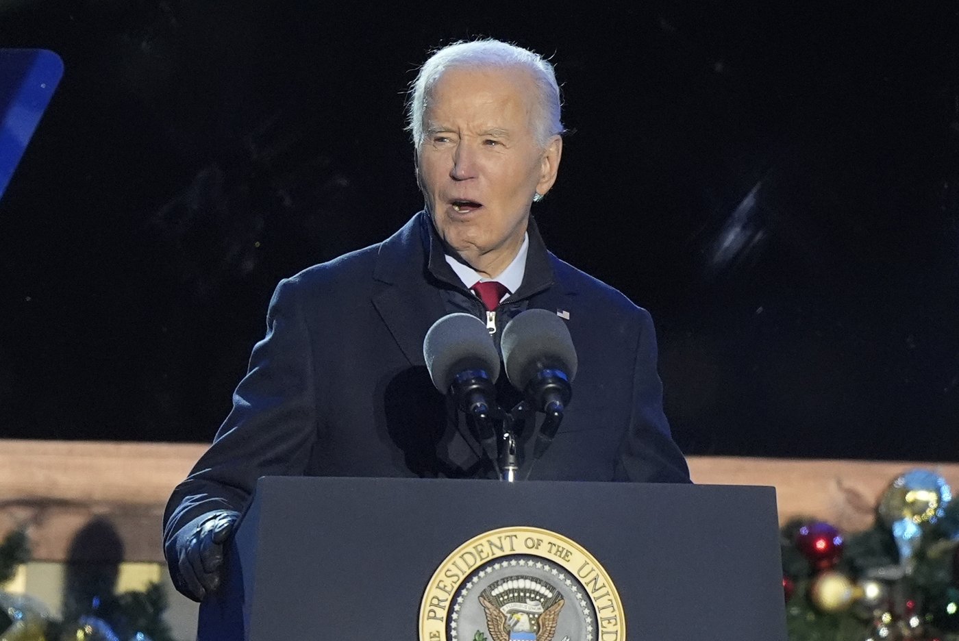 Biden at tree lighting says his holiday wish is for US to continue to seek light, liberty and love | iNFOnews.ca