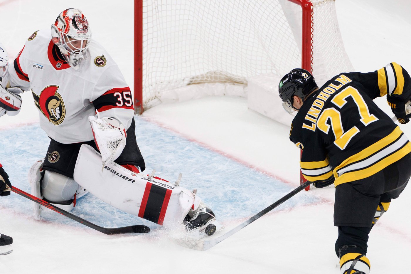 Zetterlund scores twice as surging Senators beat Bruins 6-2 | iNFOnews.ca Zetterlund scores twice as surging Senators beat Bruins 6-2 | iNFOnews.ca