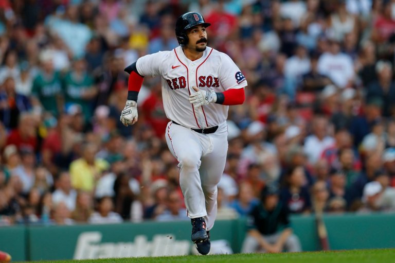 Nolan Arenado's broken-bat bloop in 10th sparks Diamondbacks to 7-6 win over Red Sox | iNFOnews.ca