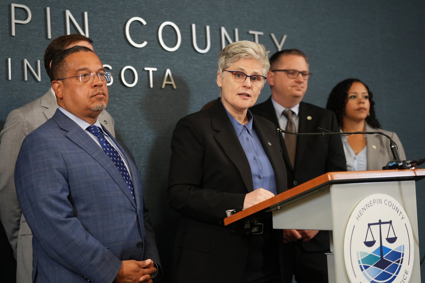 Minnesota county charges an ICE officer in a nonfatal shooting during Trump's immigration crackdown | iNFOnews.ca