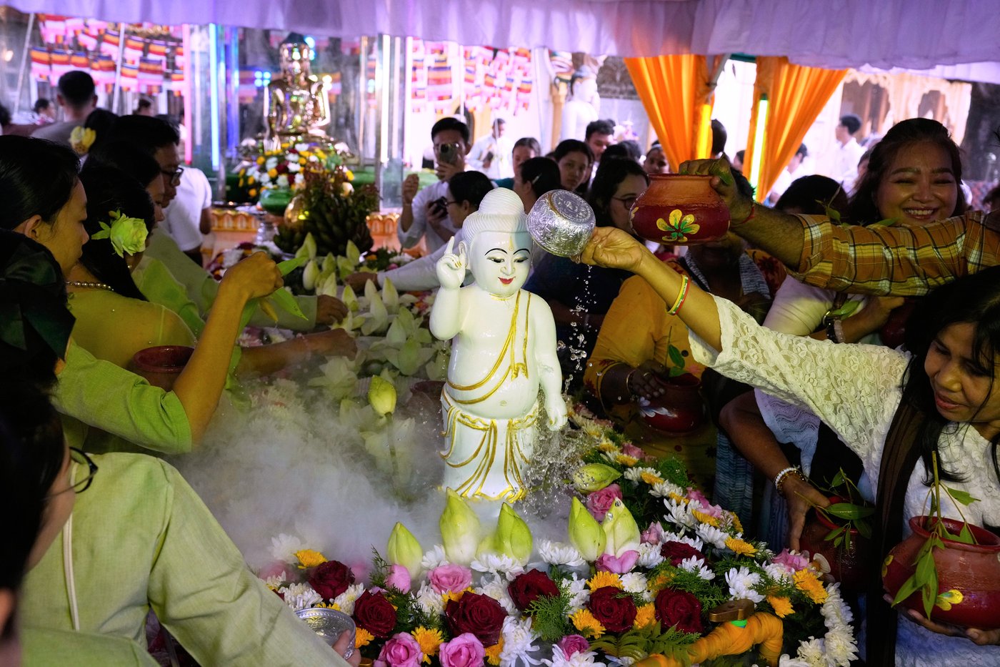 PHOTO COLLECTION: Buddha Birthday | iNFOnews.ca
