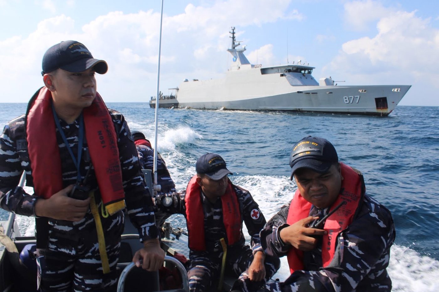 Rescuers in Indonesia find mother and son survivors from sunken passenger boat | iNFOnews.ca Rescuers in Indonesia find mother and son survivors from sunken passenger boat | iNFOnews.ca