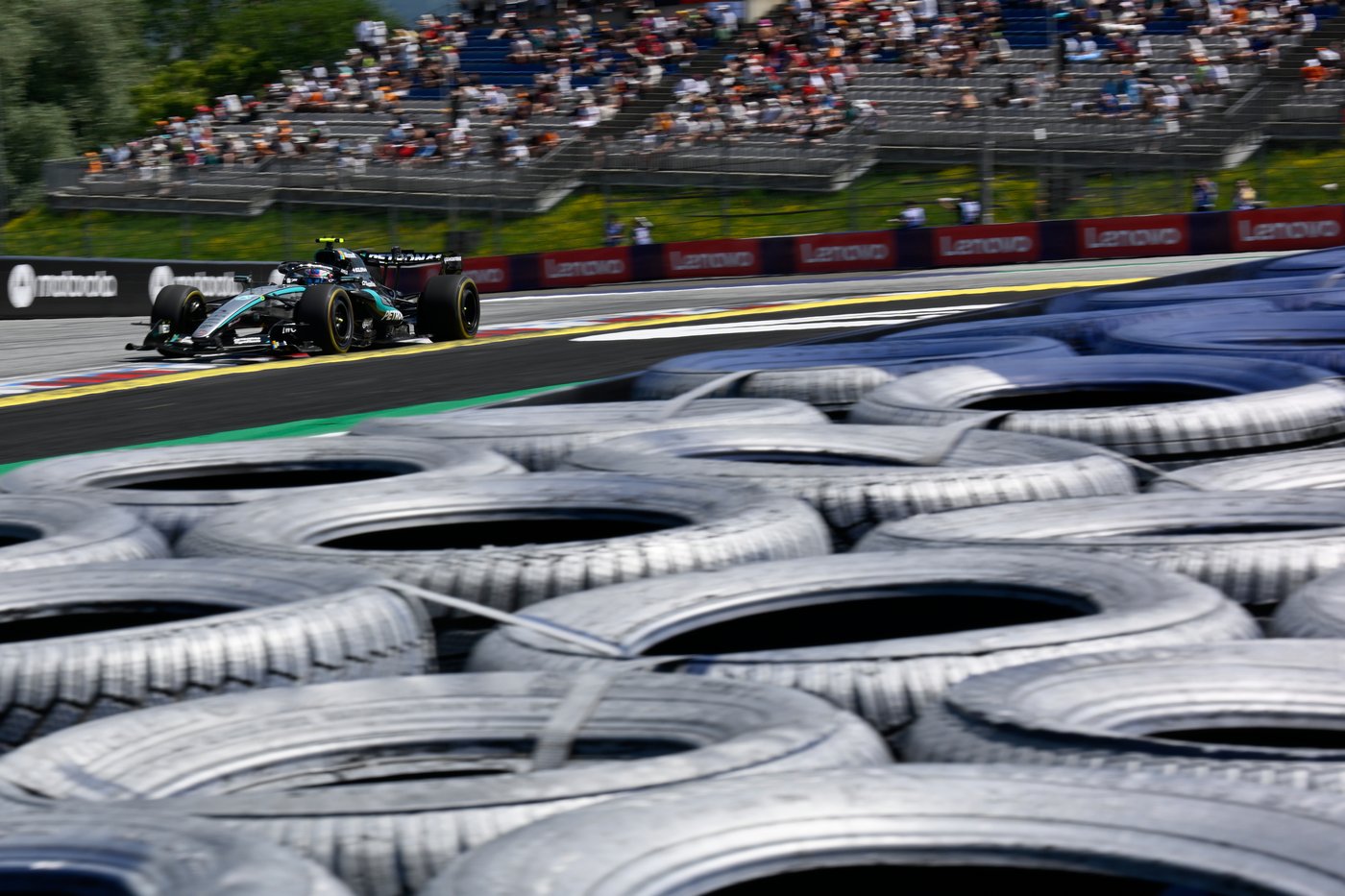 Ferrari's Hamilton faces Mercedes in Austria hoping to turn F1 win into a title shot | iNFOnews.ca