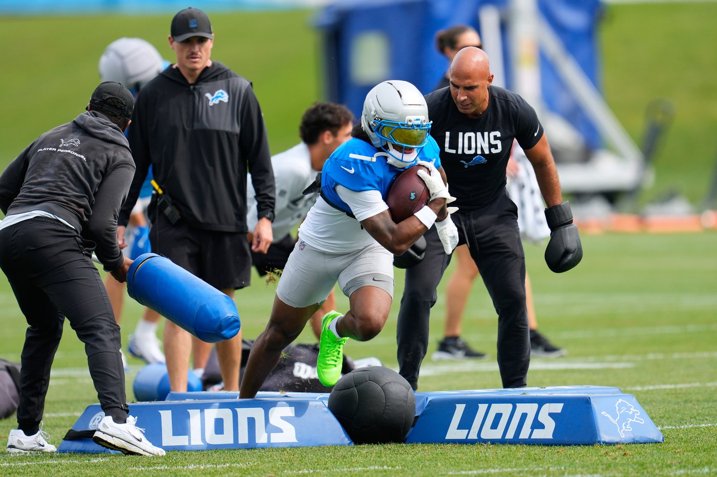 Lions' Jahmyr Gibbs relieved 'stressful' contract negotiations over | iNFOnews.ca