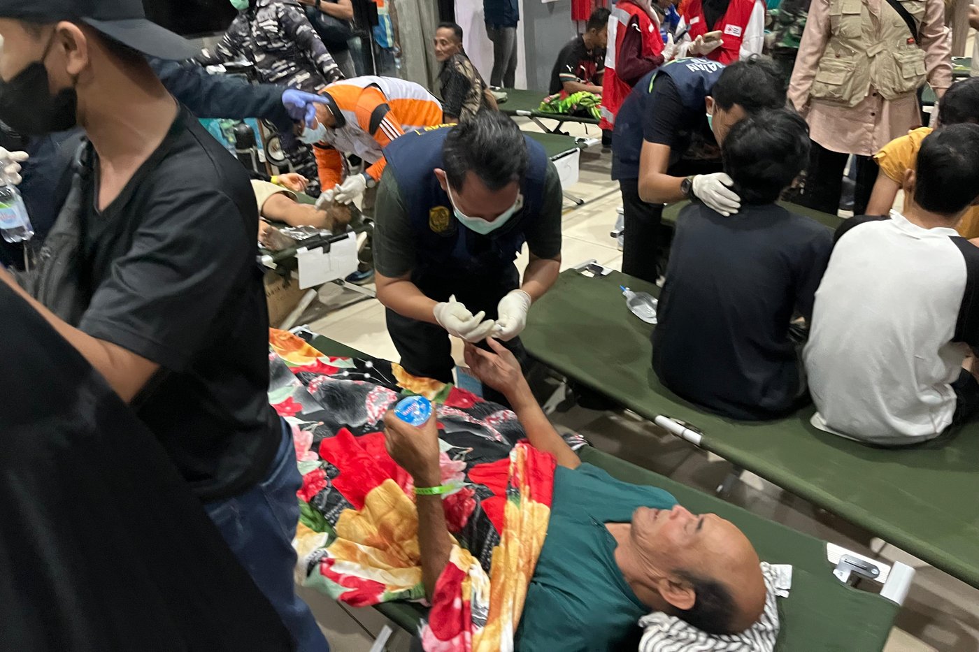 Indonesia continues search for at least 129 missing after ferry capsizes, 6 bodies recovered | iNFOnews.ca Indonesia continues search for at least 129 missing after ferry capsizes, 6 bodies recovered | iNFOnews.ca