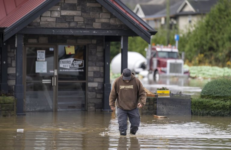 B.C. evacuation orders and alerts expand as floods cut off Lower Mainland | iNFOnews.ca