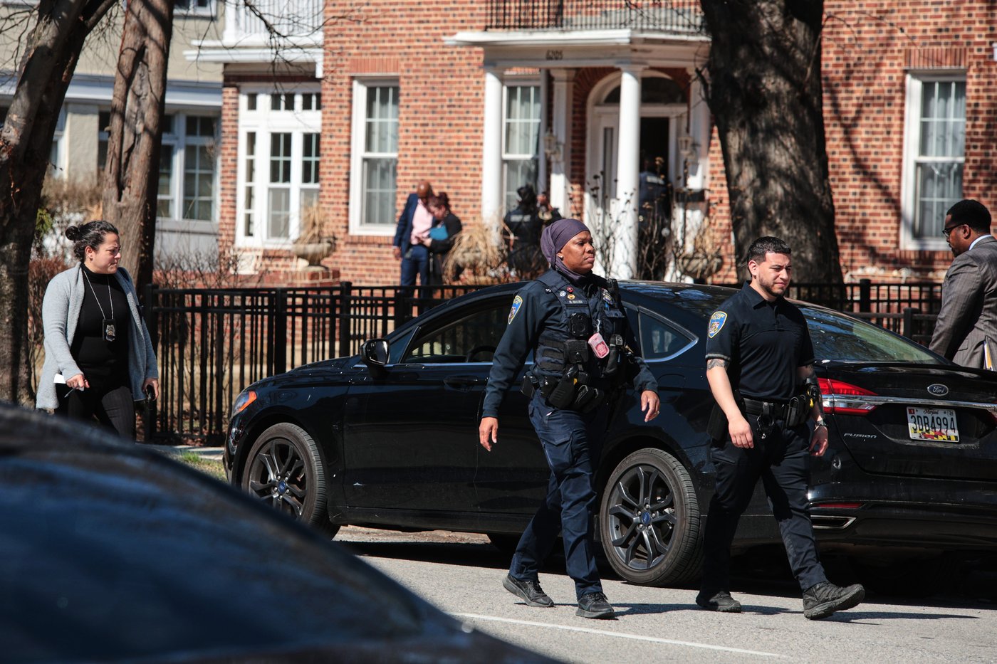 Baltimore police officer wounded, gunman killed during midday burglary call | iNFOnews.ca