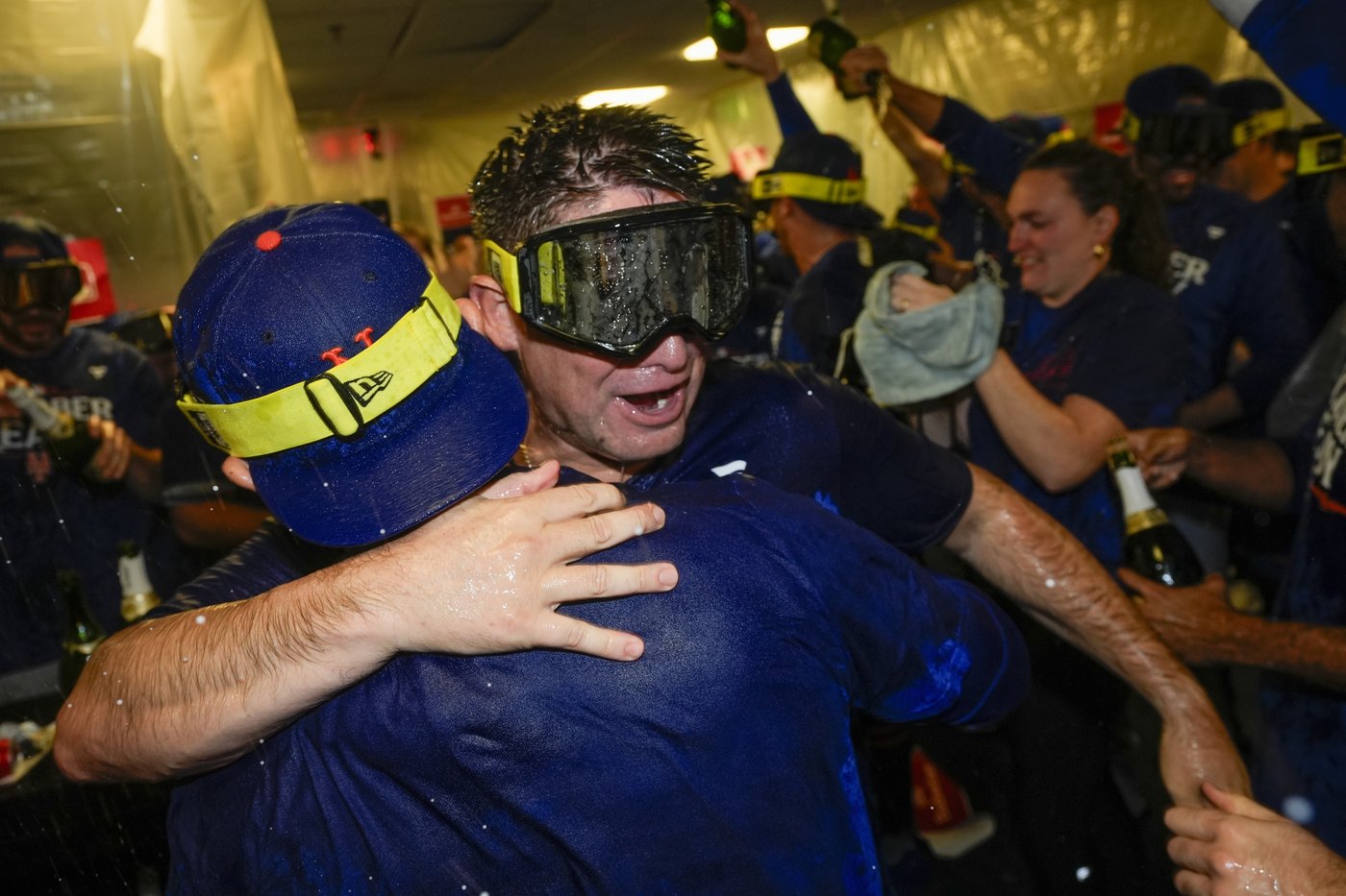 Mets advance in playoffs with 4-2 win over Brewers as Alonso homers to spark 9th-inning rally | iNFOnews.ca