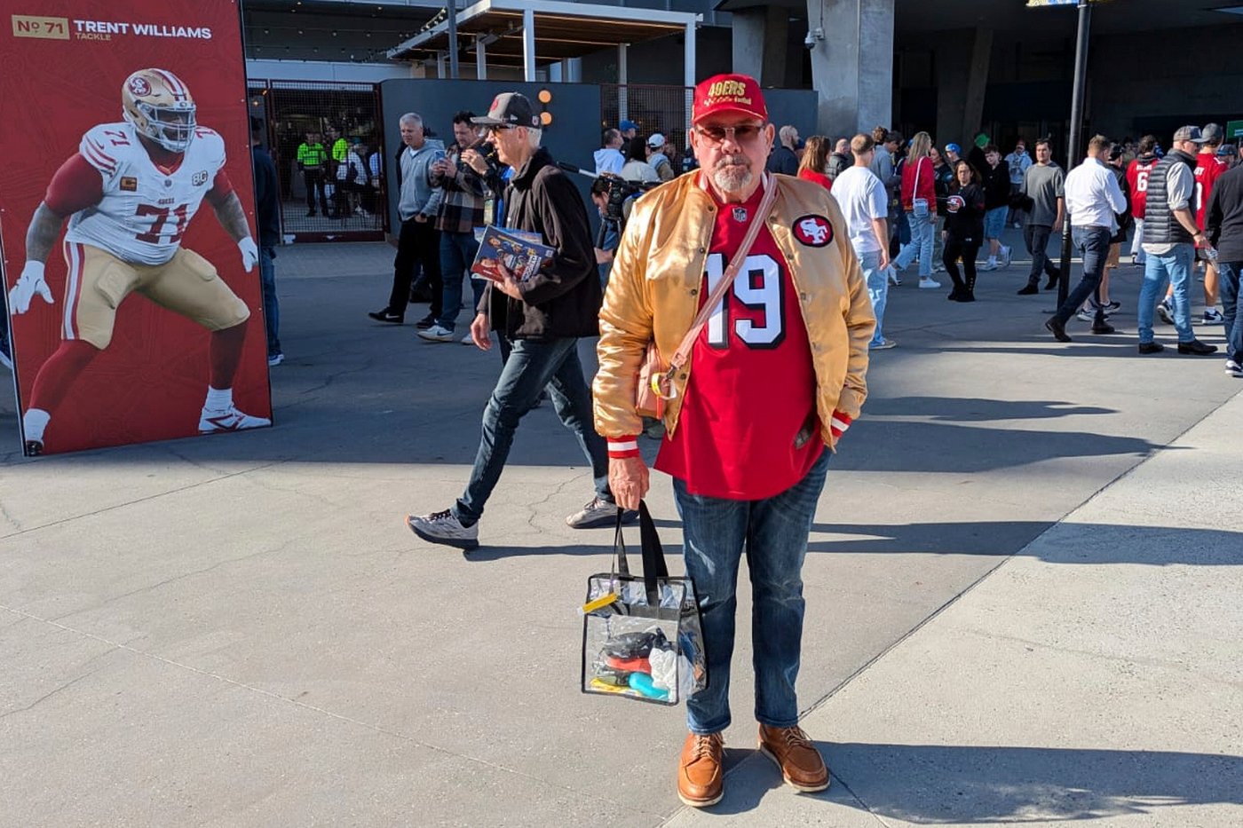 Fans pack Melbourne for the Rams-49ers season opener, the first regular-season NFL game in Australia | iNFOnews.ca