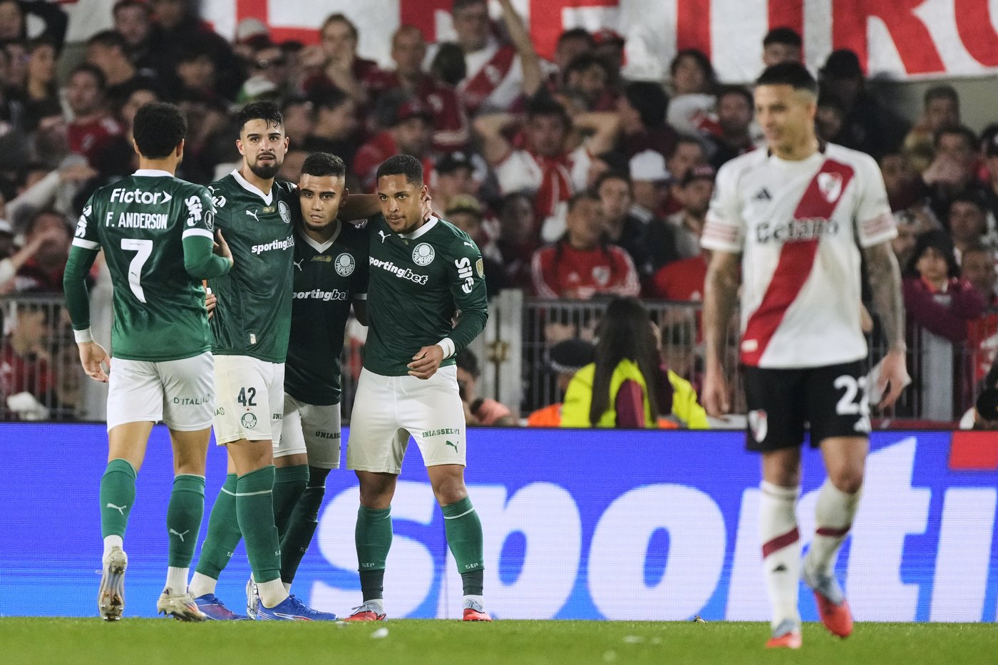 Palmeiras beats River Plate 2-1 in Copa Libertadores quarterfinal 1st leg | iNFOnews.ca Palmeiras beats River Plate 2-1 in Copa Libertadores quarterfinal 1st leg | iNFOnews.ca