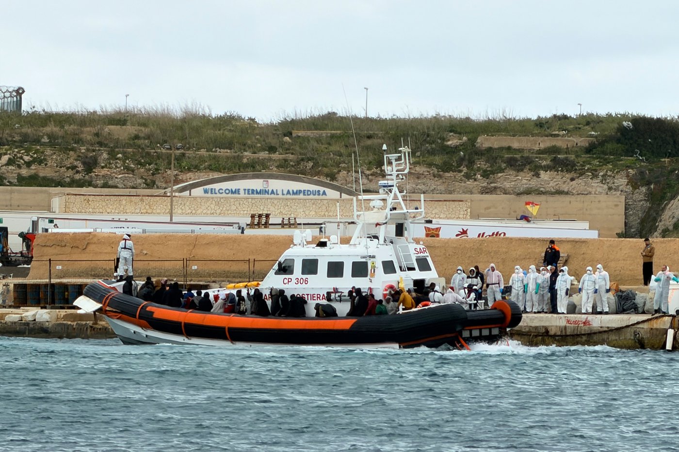 Italian coast guard finds 19 migrants dead and rescues 58 from dinghy off Lampedusa | iNFOnews.ca Italian coast guard finds 19 migrants dead and rescues 58 from dinghy off Lampedusa | iNFOnews.ca