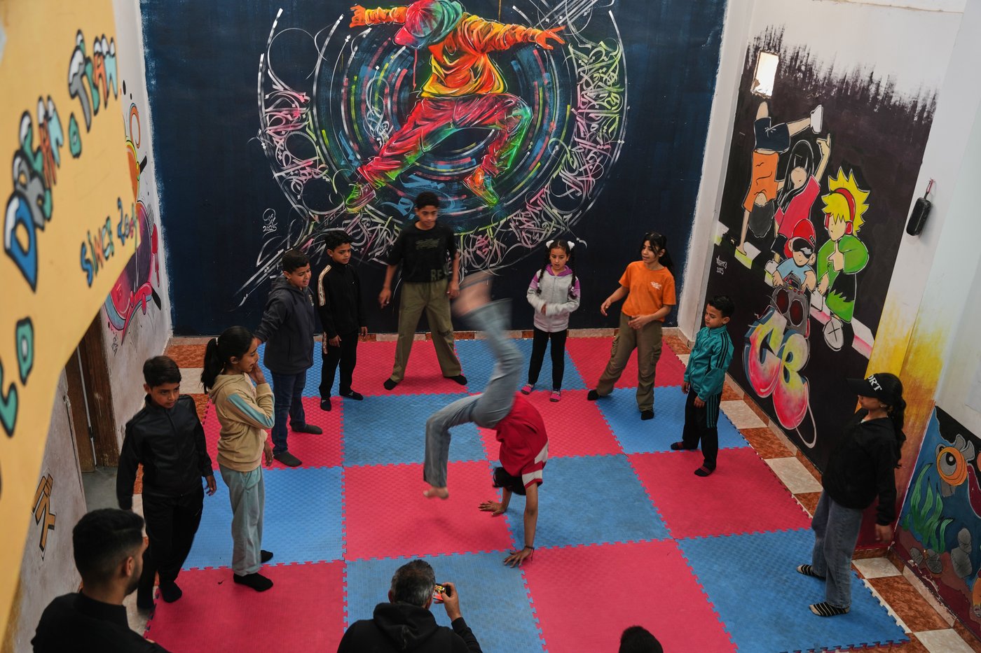 In Gaza, some Palestinian children find respite and catharsis in breakdancing | iNFOnews.ca In Gaza, some Palestinian children find respite and catharsis in breakdancing | iNFOnews.ca