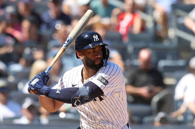Utilityman Amed Rosario and Yankees agree to $2.5 million, 1-year contract, AP source says | iNFOnews.ca