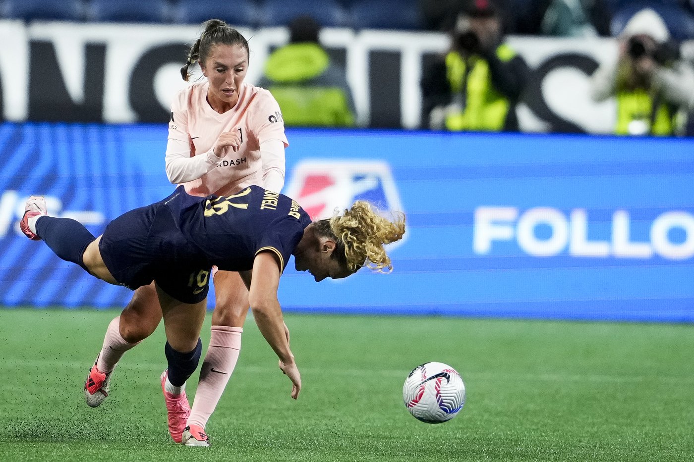 Ludmila scores in third straight game as Chicago Red Stars down Houston Dash 2-0 | iNFOnews.ca