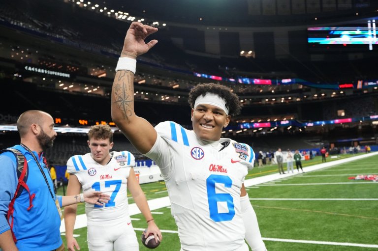 Miami's Beck, Ole Miss' Chambliss take different paths to College Football Playoff | iNFOnews.ca