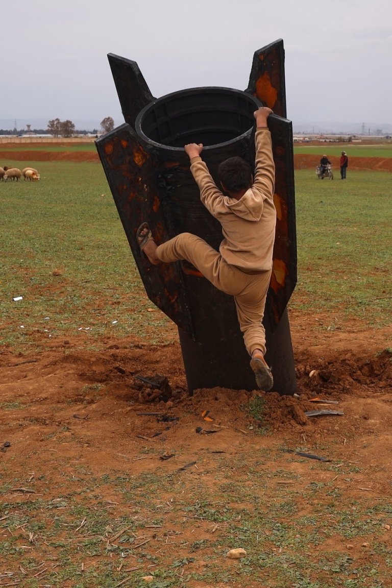See the world in vertical: Top photos by AP photojournalists | iNFOnews.ca