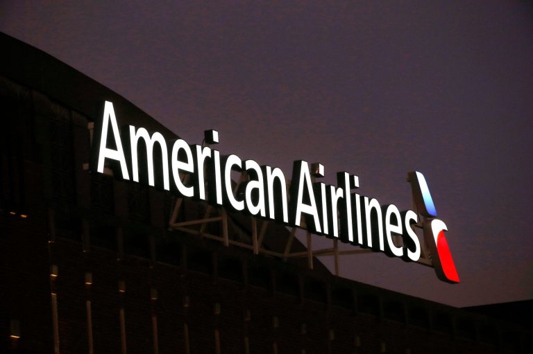 Suspected stowaway is found dead in plane's landing gear at a North Carolina airport | iNFOnews.ca