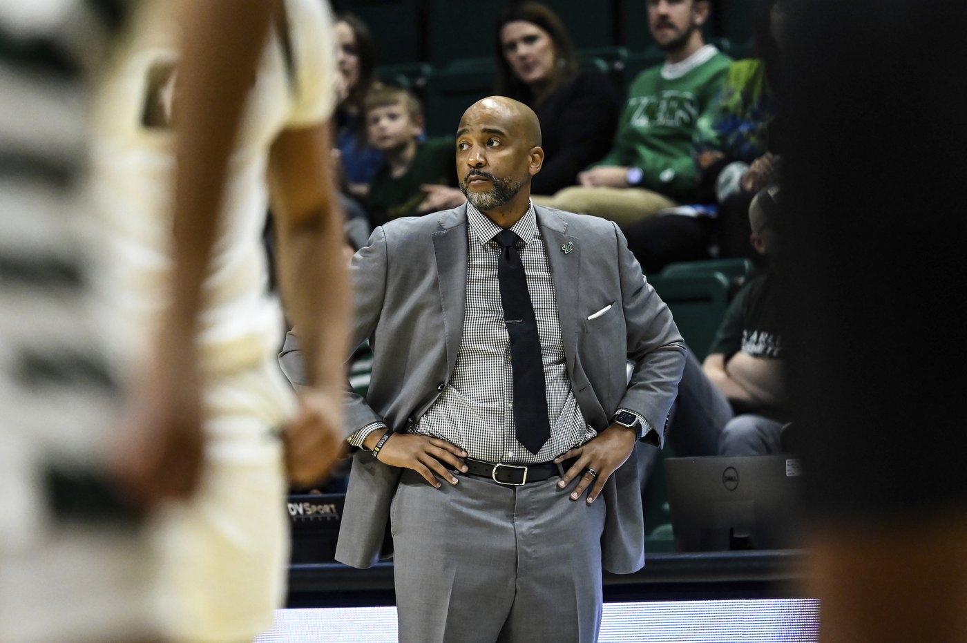 USF names interim coach, saying Fletcher is the right man to lead Bulls after Abdur-Rahim's death | iNFOnews.ca