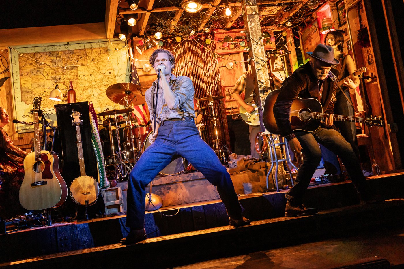 Broadway's Andrew Durand, who plays a corpse in 'Dead Outlaw,' reveals the secret to stillness | iNFOnews.ca Broadway's Andrew Durand, who plays a corpse in 'Dead Outlaw,' reveals the secret to stillness | iNFOnews.ca