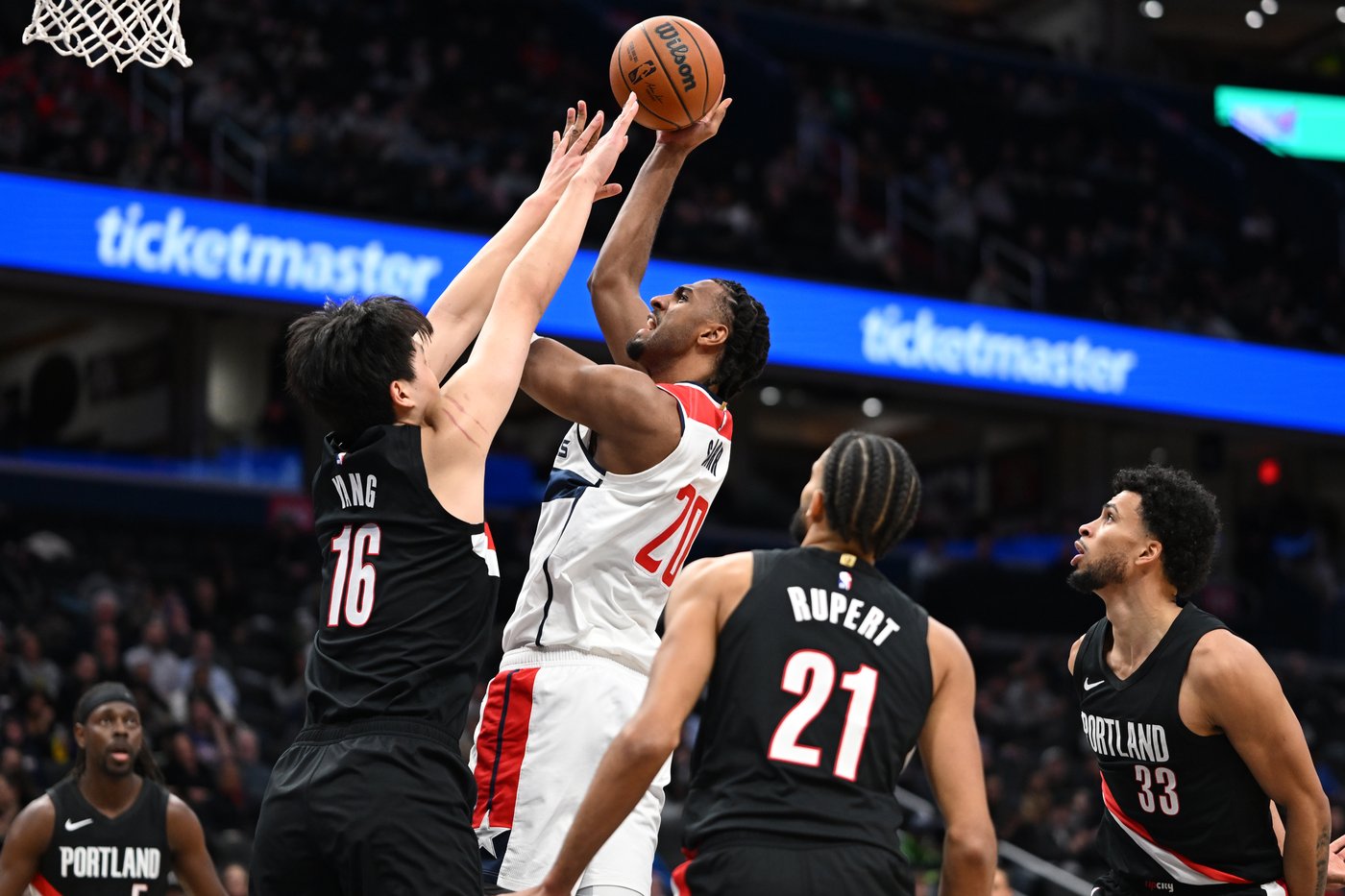 Sarr's big night helps the Wizards snap a 9-game skid with a 115-111 win over Portland | iNFOnews.ca
