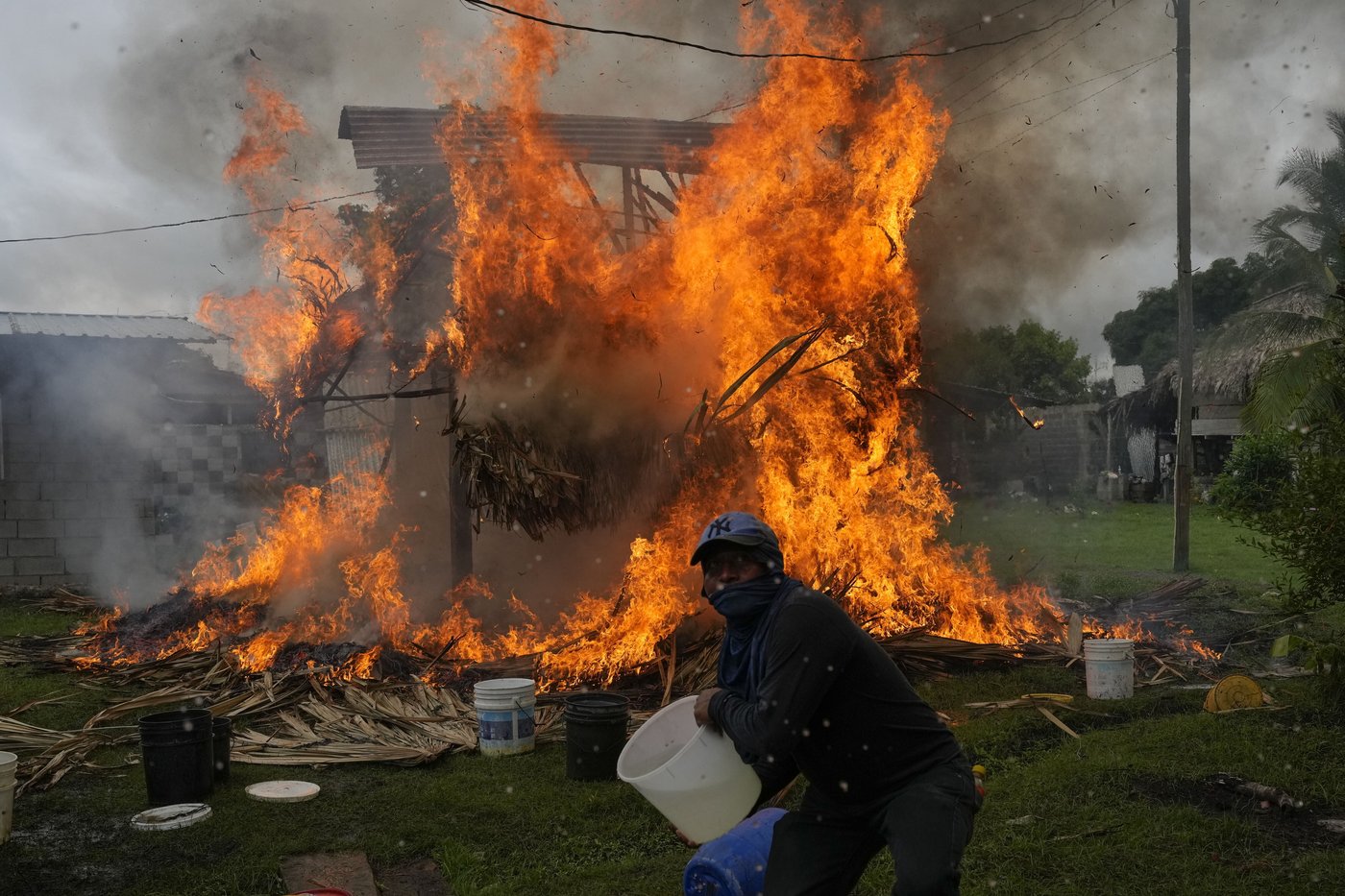 Protesters and police clash in eastern Panama | iNFOnews.ca Protesters and police clash in eastern Panama | iNFOnews.ca