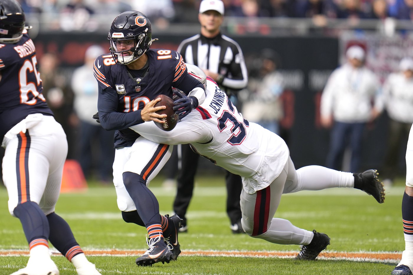 QB Caleb Williams has another rough day as the Bears lose to the Patriots 19-3 | iNFOnews.ca